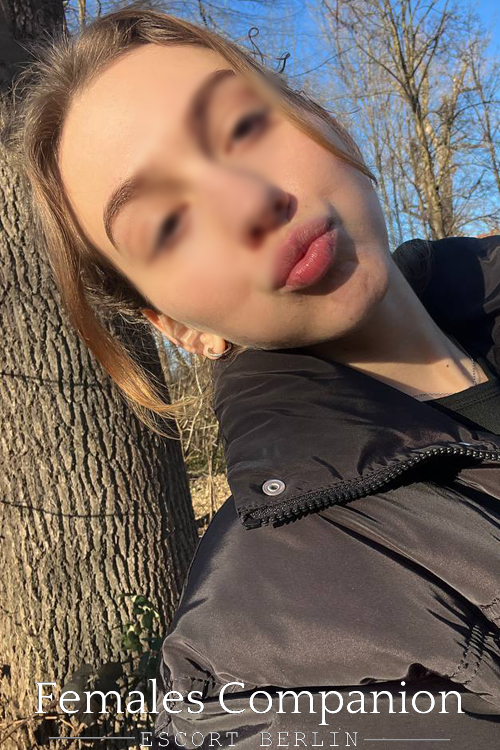 COF Escort Girl In Berlin