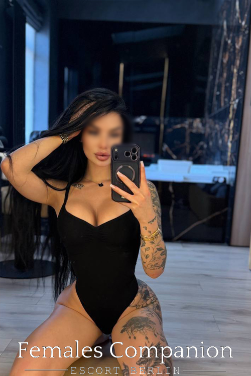 French kissing Escort Girl In Berlin