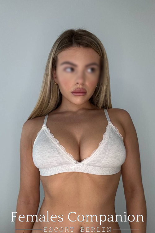 Porn Star Escort Girl In Berlin